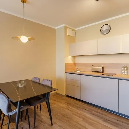 Rent Like Home - Bel Mare 402E *