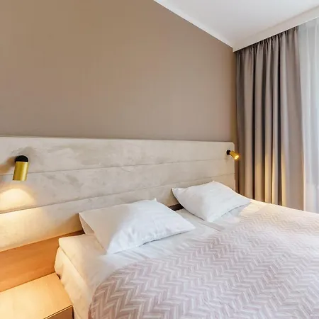Rent Like Home - Bel Mare 402E